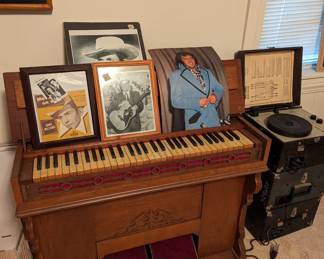 Travel pump organ