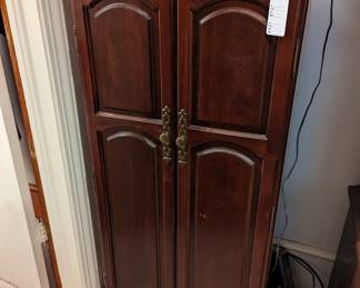 Jewelry cabinet
