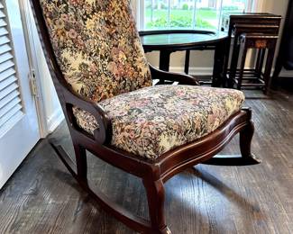 Antique slipper chair