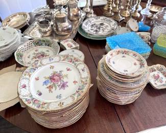 Shuman-Bavaria Empress Dresden Flowers