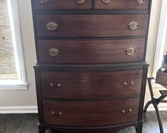 Antique chest of drawers