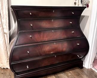 Pennsylvania House mahogany bombay chest of drawers