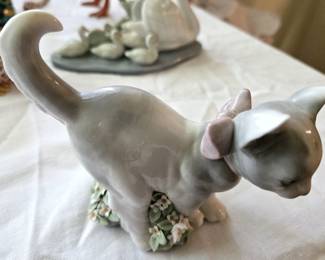 Lladro porcelain kitten.