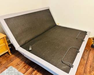 King Adjustable Bed with Remote
