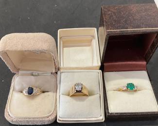 GOLD RINGS INCLUDING DIAMOND ONE AND EMERALD ONE