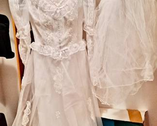 Vintage Wedding Gown with Train & Veil