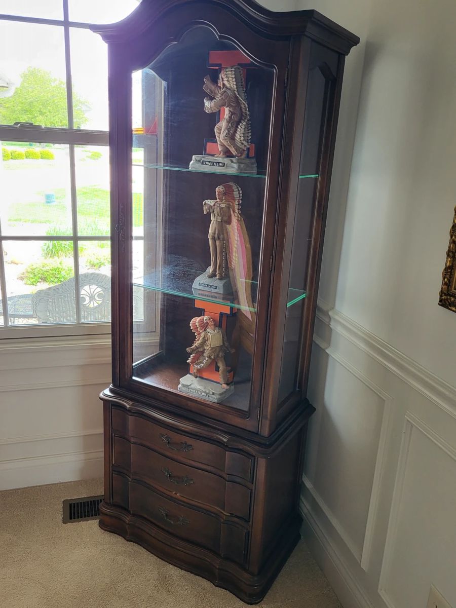 West Champaign Living ESTATE SALE, Moving... starts on 5/2/2024