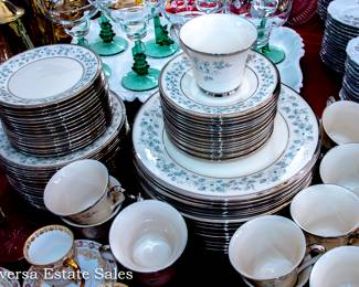 Beautiful Wind Song china set