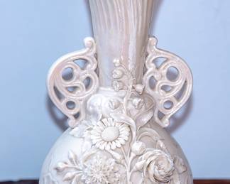 BELLEEK - Black Mark (small damage)