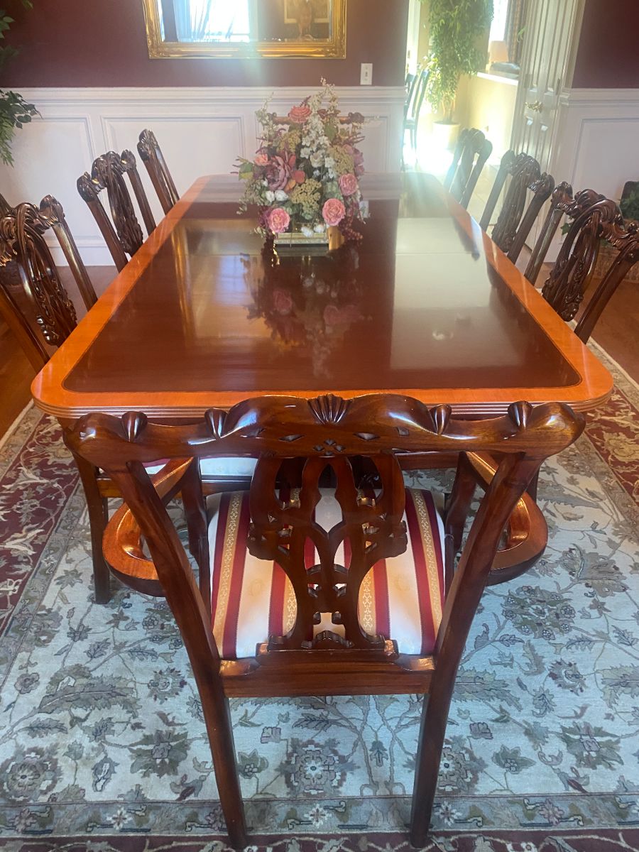 DINING TABLE HAND MADE IN ITALY W/8 CHAIR AND BREAKFRONT