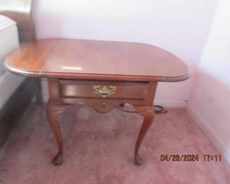 vintage end table w fold down sides