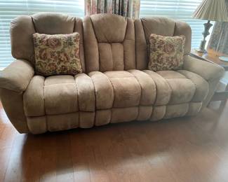 Broyhill sofa - reclines on both sides