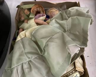 Colonial Williamsburg Colonial Dress dolls.