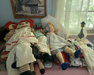 Raggedy Ann dolls and more.