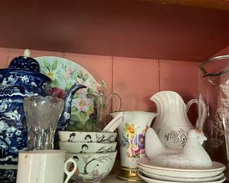 Vintage bowls and other items.