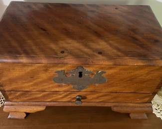 Tiger-Eye table-top chest.