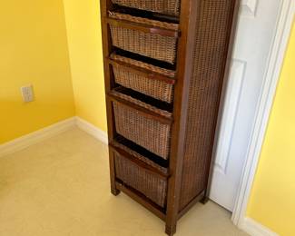 Wood Storage unit with 5 pull-out baskets