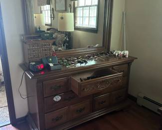 Vintage Chest and Mirror!