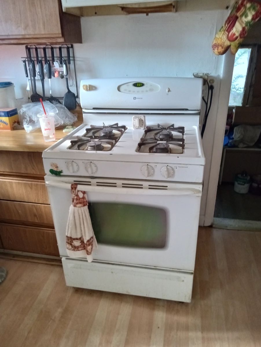 Memories & More Davison Estate Sale (LET’S DEAL) starts on 5/1/2024