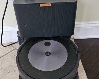 Roomba I-robot vacuum