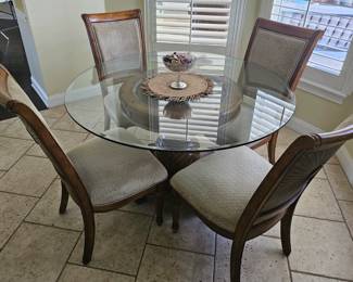 beautiful glass top table & chairs