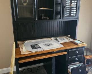 nice desk / hutch
