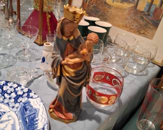 Madonna of Jacob in Wood Figurine