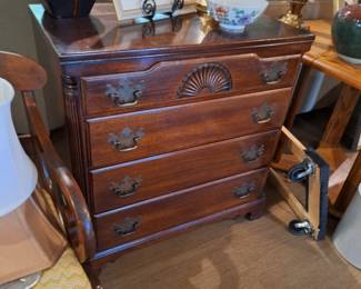 chest of drawers