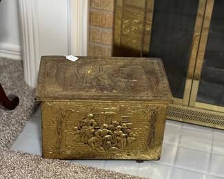 Brass decorative box. 