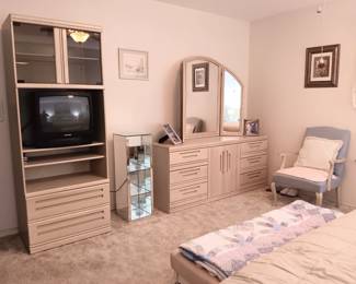 Palliser King Bedroom Set