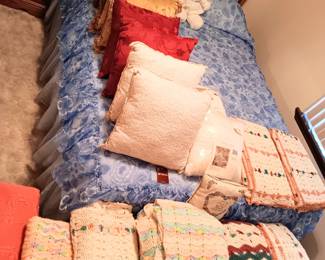 Handmade blankets & throws, beautiful pillows and bedspreads