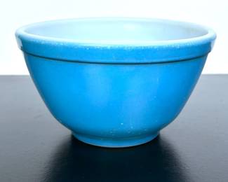 Vintage Small Blue Pyrex mixing bowl