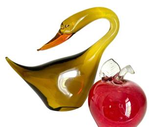 Art Glass Italian Swan Signed Apple