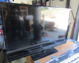 INSIGNA 46 INCH LCD MODEL NS-46E340A13 FLAT SCREEN TV