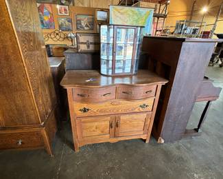Antique oak furniture 