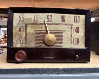 Vintage Bakelite tube radio