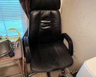 #173	Black Leather Executive Chair (some wear)	 $40.00 
