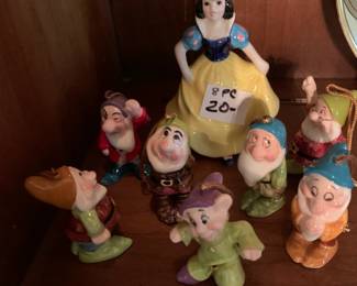 #398	Snow White and the Seven Dwarfs Schmid Miniature Set	 $20.00 
