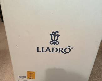 #103	Lladro 010.06193 - Summer Serenade Size 12.75" Tall 	 $200.00 
