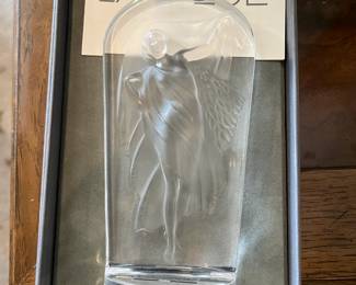 #161	Lalique Crystal Society 1990 Hestia Figurine/Paperweight, Mint w/Box - 6" Tall	 $90.00 
