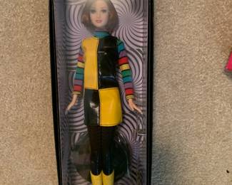 #41	2004 Mod Redux Barbie - NIB	 $40.00 
#42	2004 Mod Redux Barbie - NIB	 $40.00 
