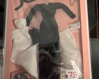 #178	2004 Soiree De Paris  Barbie Outfit	 $75.00 
