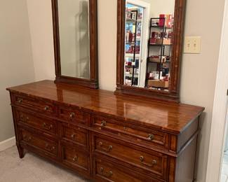 #215	MSTR BD	Heritage Dresser w/9 drawers  and 2 Mirrors - 70.5"Wx31.5"Tx20"D   Mirror  23x.5	 $225.00 

