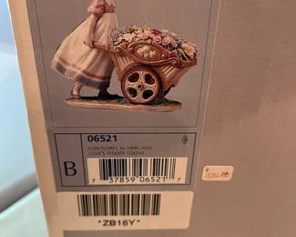 #108	Lladro 0521 Lovers Tender Tokens 	 $175.00 
