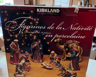 #231	Kirkland Porcelain Nativity  - NIB	 $35.00 
