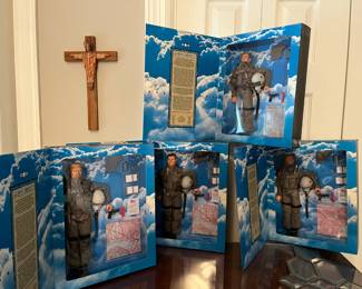 #336	dolls BR1	Gi Joe F-15E Pilot FAO Schwarz Blonde	 $20.00 			
#337	dolls BR1	Gi Joe F-15E Pilot FAO Schwarz Black hair	 $20.00 			
#338	dolls BR1	Gi Joe F-15E Pilot FAO Schwarz Brown hair 	 $20.00 			
#339	dolls BR1	Gi Joe F-15E Pilot FAO Schwarz Brown hair 	 $20.00 			
