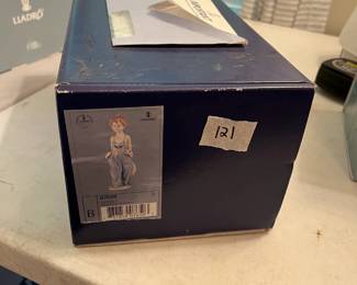 #121	Lladro 100770 - "Reflections of Helena"  - Rare in Box 	 $125.00 
