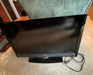 #171	Vizio Flatscreen - 31" w/remote	 $75.00 
