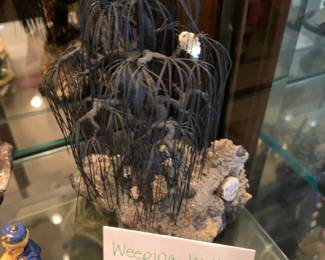 #407	Weeping Willow Wire Tree - 7" w/geode Base	 $60.00 
