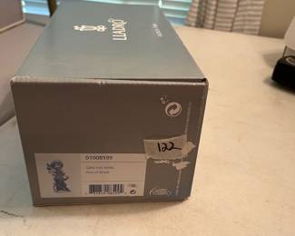 #122	Lladro 1008599 - "Puss in Boots" - 8.75" Tall x 4.75" W 	 $250.00 
